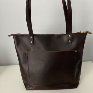 Portland Leather Medium Zipper Tote